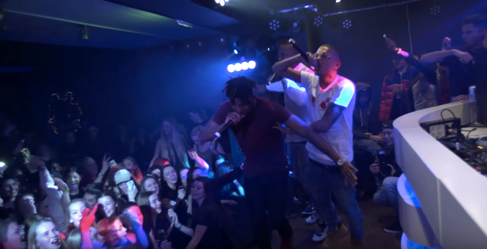 Afbeelding van Op pad met Ronnie Flex voor Spuiten & Slikken